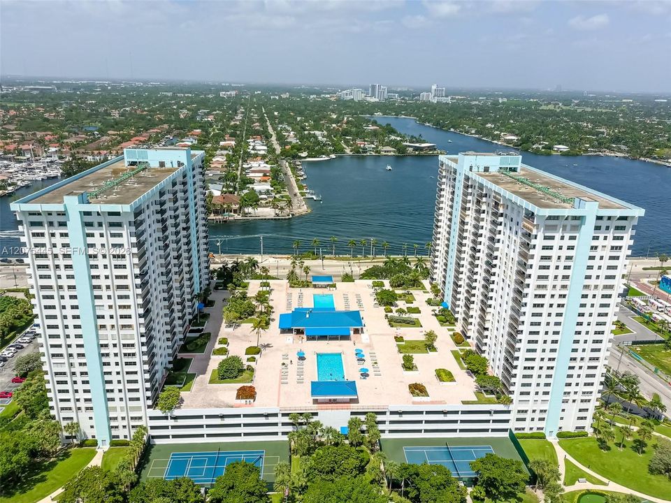 For Rent: $5,500 (2 beds, 2 baths, 1570 Square Feet)