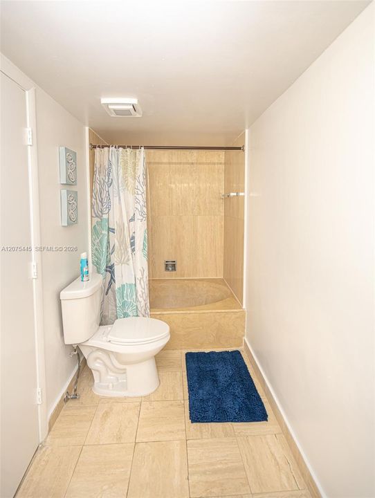 For Rent: $5,500 (2 beds, 2 baths, 1570 Square Feet)