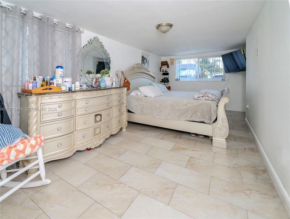 For Sale: $590,000 (4 beds, 2 baths, 1676 Square Feet)