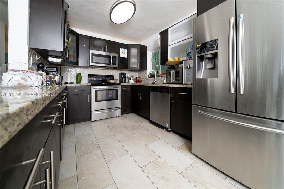 For Sale: $590,000 (4 beds, 2 baths, 1676 Square Feet)