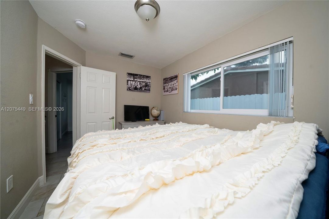 For Sale: $590,000 (4 beds, 2 baths, 1676 Square Feet)