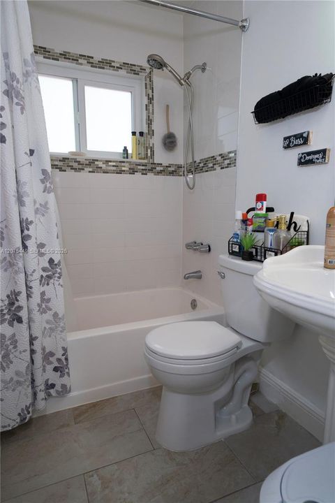 For Sale: $590,000 (4 beds, 2 baths, 1676 Square Feet)