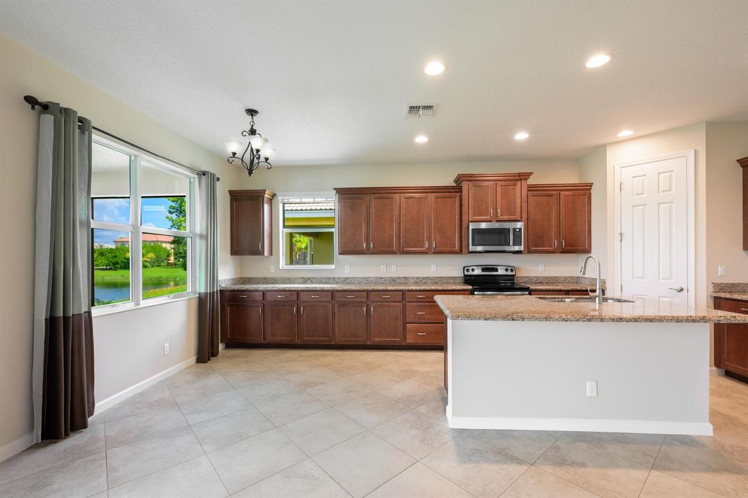 Kitchen 4