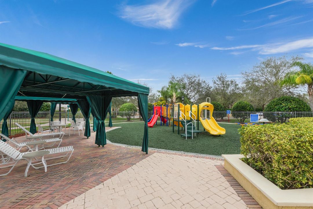 Club House 16