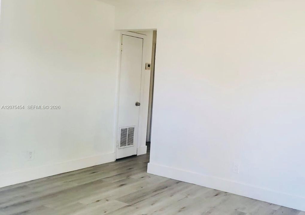 For Rent: $2,000 (2 beds, 1 baths, 1448 Square Feet)