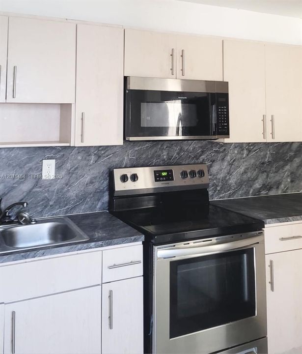 For Rent: $2,000 (2 beds, 1 baths, 1448 Square Feet)