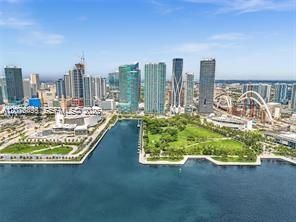 For Rent: $4,900 (1 beds, 2 baths, 938 Square Feet)