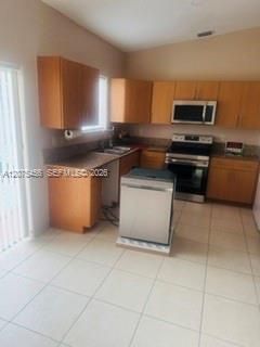 For Rent: $2,600 (3 beds, 2 baths, 0 Square Feet)