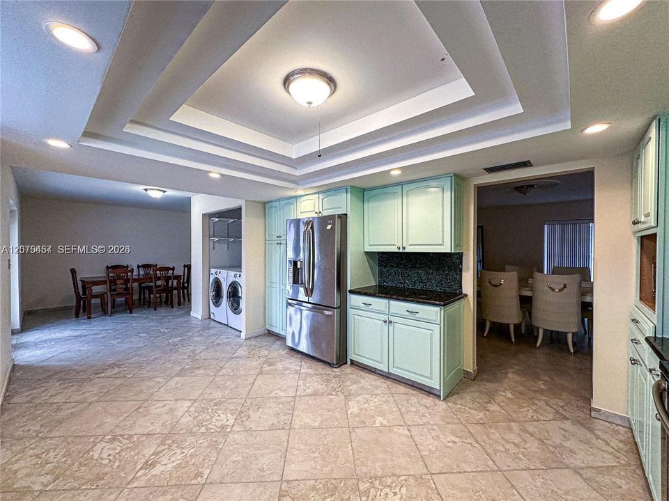 For Rent: $7,500 (4 beds, 3 baths, 2013 Square Feet)