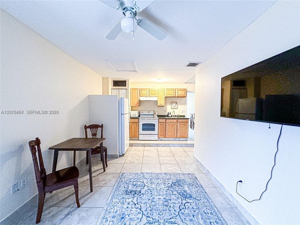 For Rent: $7,500 (4 beds, 3 baths, 2013 Square Feet)