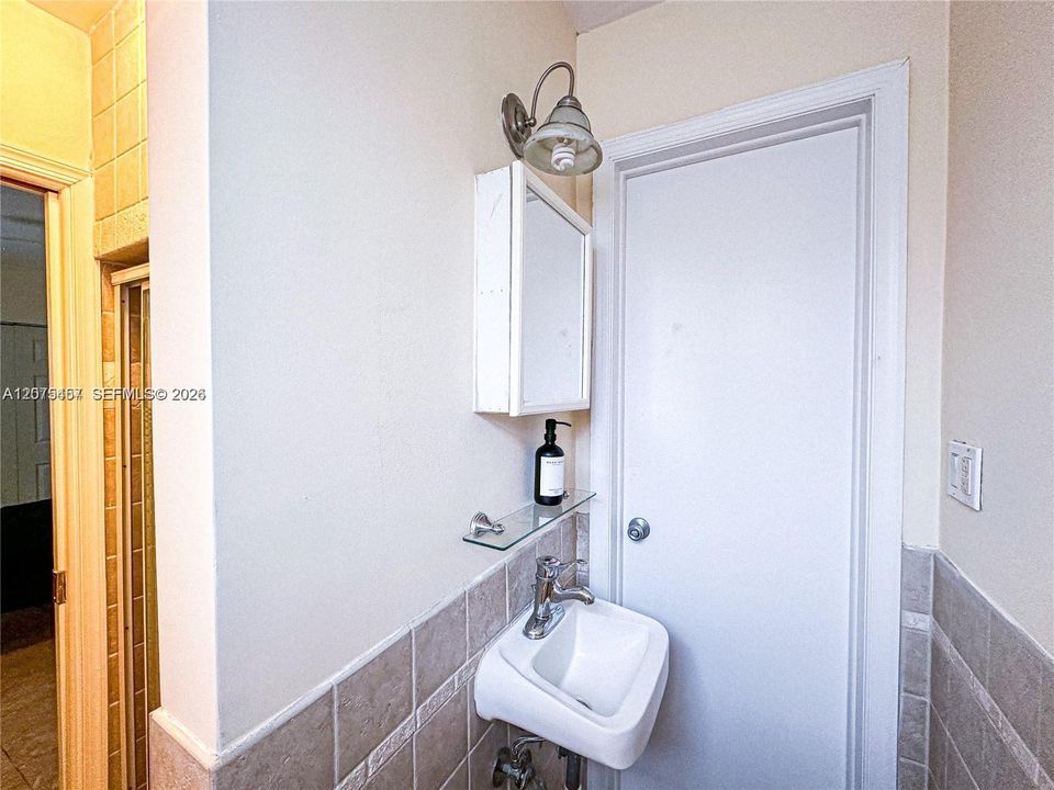 For Rent: $7,500 (4 beds, 3 baths, 2013 Square Feet)