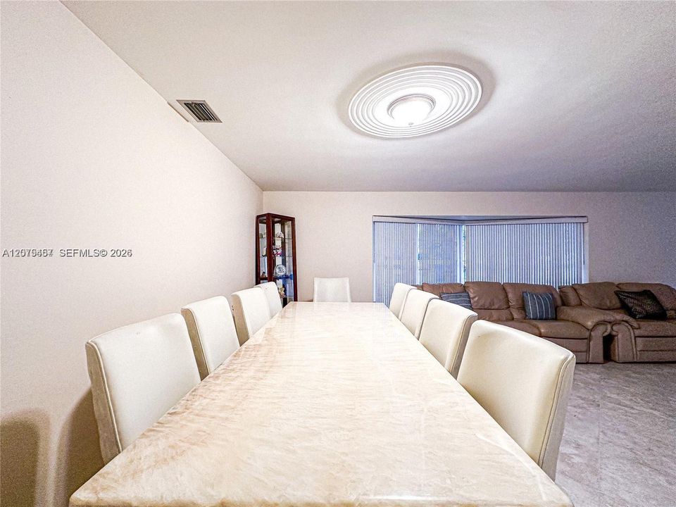 For Rent: $7,500 (4 beds, 3 baths, 2013 Square Feet)