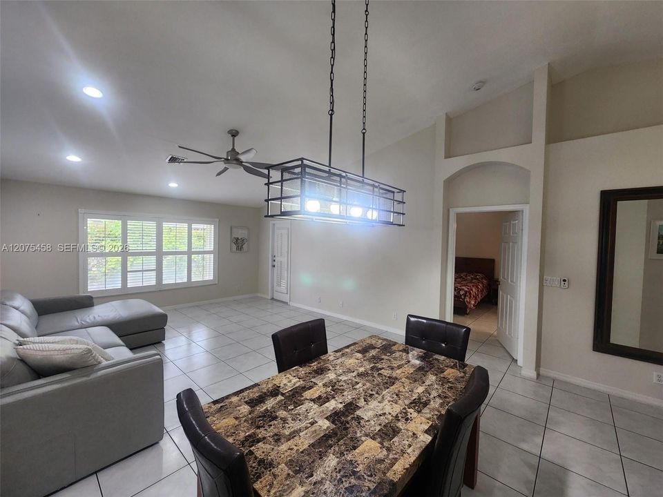 For Rent: $3,000 (2 beds, 2 baths, 1378 Square Feet)