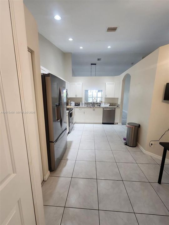 For Rent: $3,000 (2 beds, 2 baths, 1378 Square Feet)