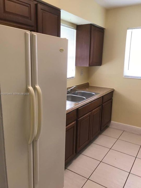 For Rent: $2,700 (3 beds, 2 baths, 2064 Square Feet)