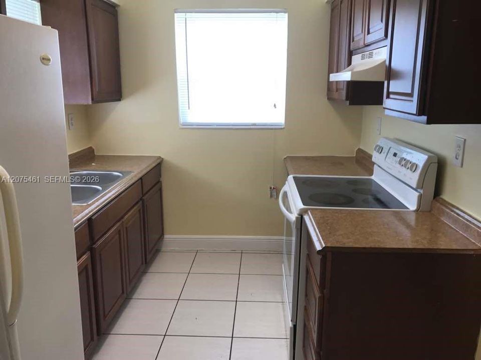 For Rent: $2,700 (3 beds, 2 baths, 2064 Square Feet)