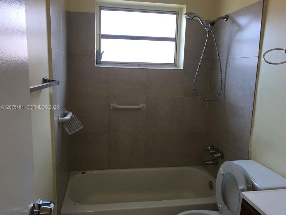 For Rent: $2,700 (3 beds, 2 baths, 2064 Square Feet)