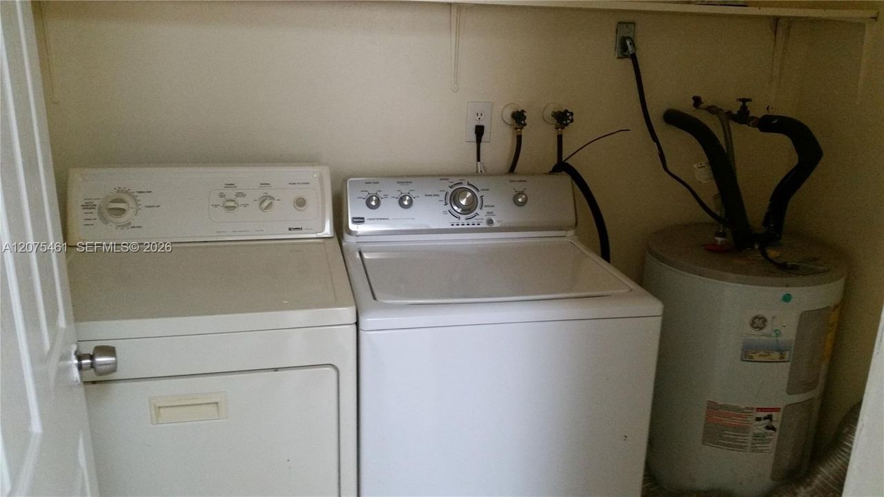 For Rent: $2,700 (3 beds, 2 baths, 2064 Square Feet)
