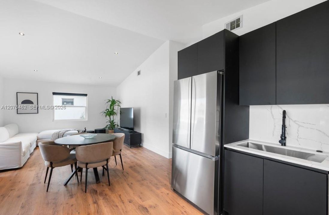 For Rent: $3,500 (3 beds, 2 baths, 1160 Square Feet)