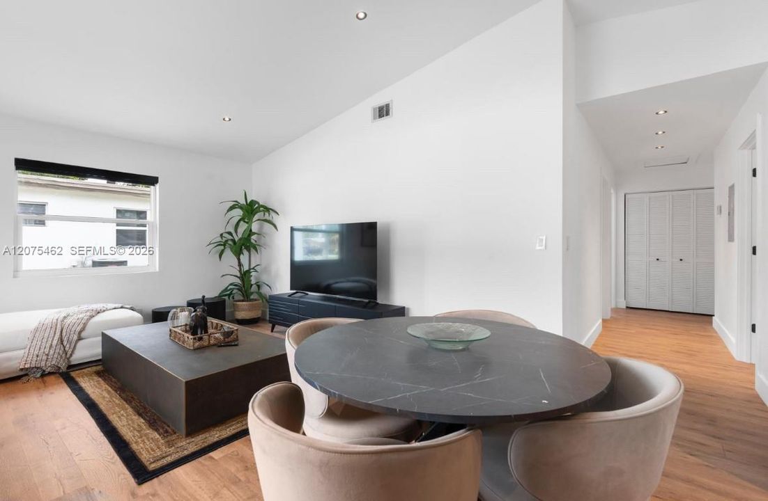 For Rent: $3,500 (3 beds, 2 baths, 1160 Square Feet)