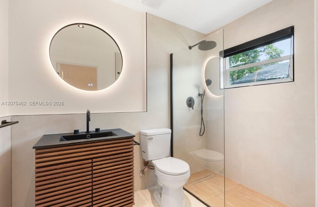 For Rent: $3,500 (3 beds, 2 baths, 1160 Square Feet)