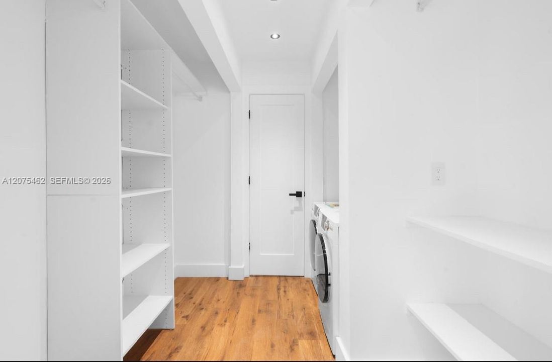 For Rent: $3,500 (3 beds, 2 baths, 1160 Square Feet)