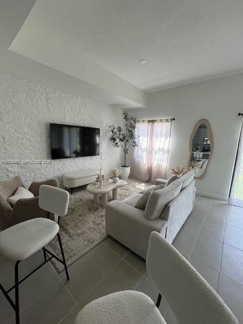 For Rent: $3,500 (3 beds, 2 baths, 1500 Square Feet)