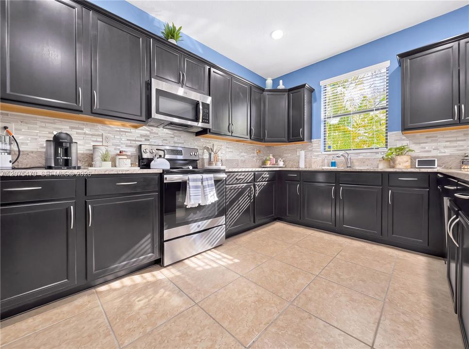 For Rent: $3,500 (3 beds, 2 baths, 2104 Square Feet)