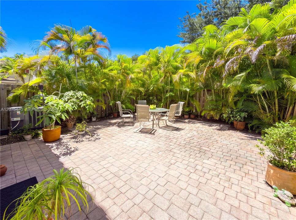 For Rent: $3,500 (3 beds, 2 baths, 2104 Square Feet)