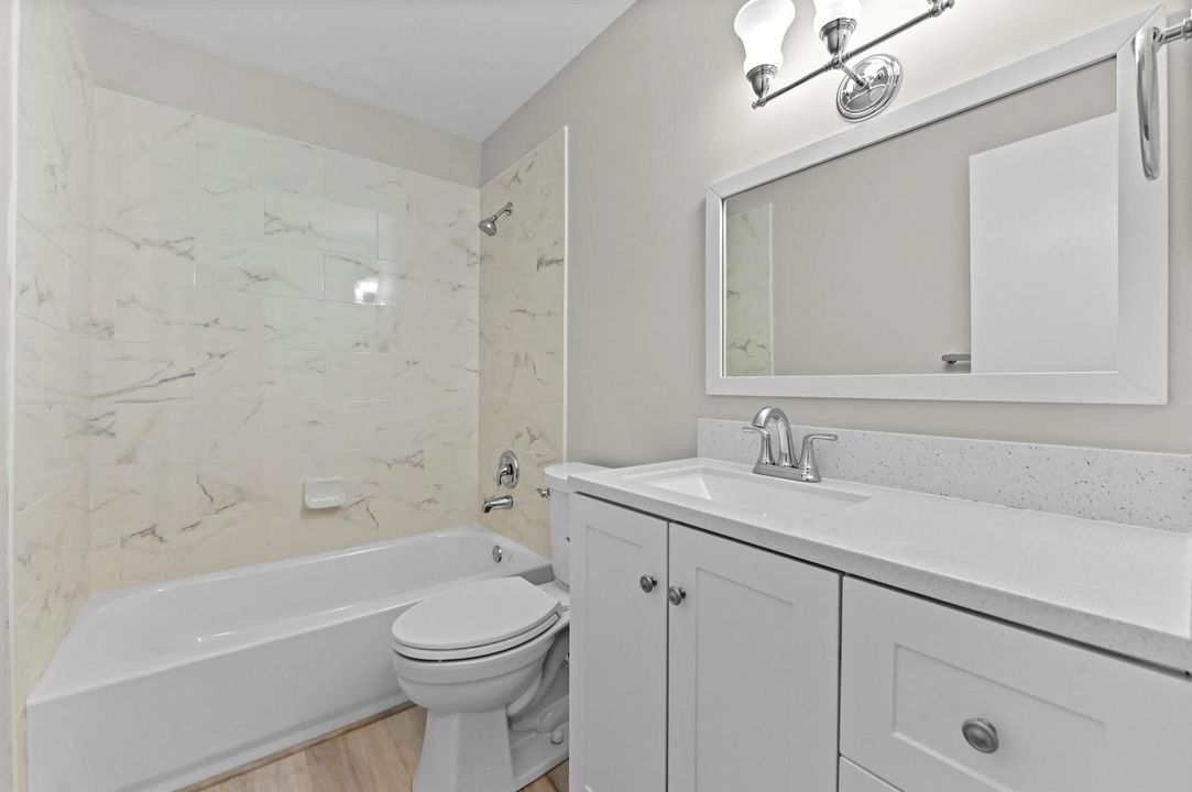 19 Bathroom 01