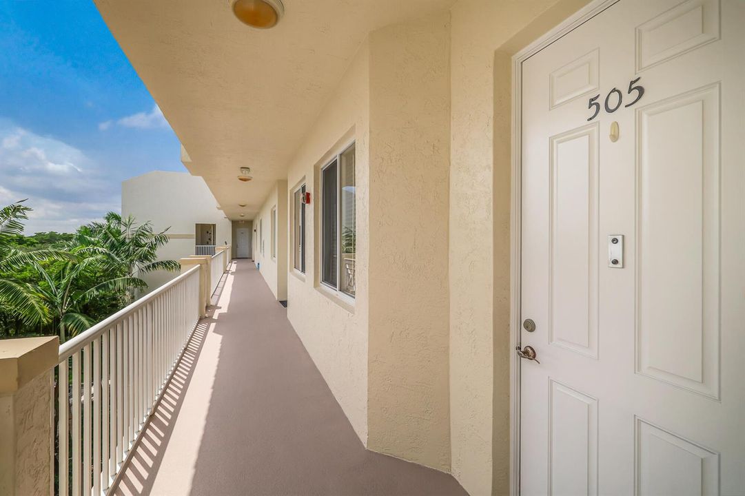 3600 Oaks Clubhouse Dr #505-5