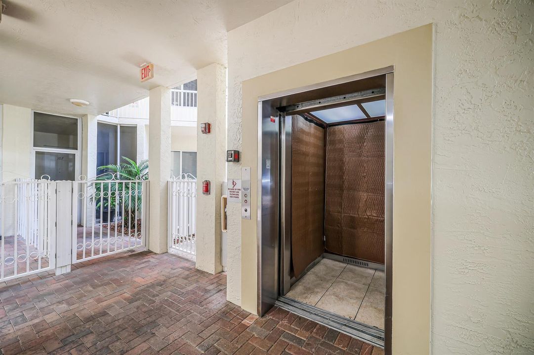 3600 Oaks Clubhouse Dr #505-2