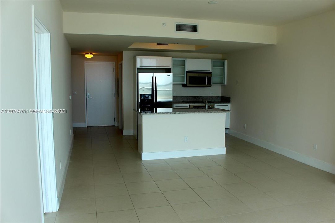 For Rent: $3,700 (1 beds, 1 baths, 948 Square Feet)