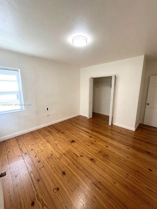 For Rent: $2,990 (2 beds, 1 baths, 899 Square Feet)