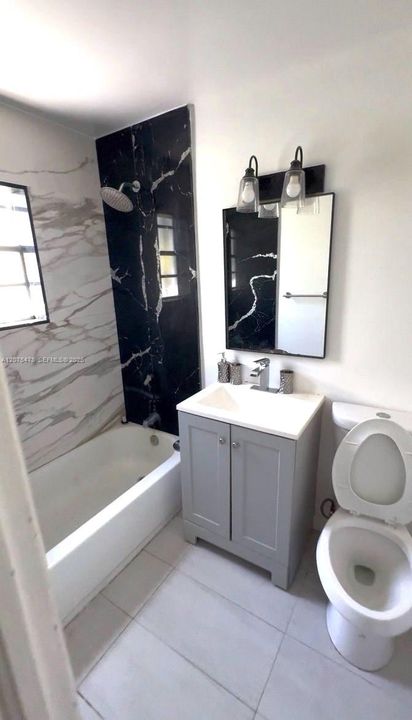 For Rent: $2,990 (2 beds, 1 baths, 899 Square Feet)
