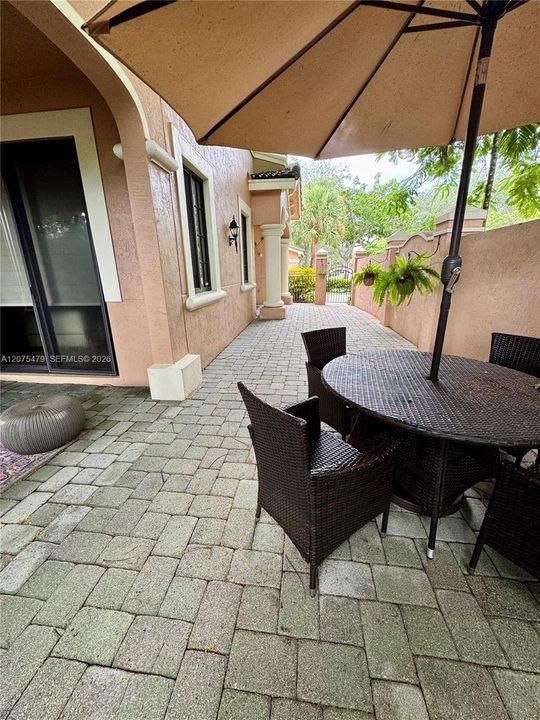 For Rent: $3,750 (3 beds, 2 baths, 1560 Square Feet)