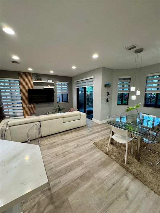 For Rent: $3,750 (3 beds, 2 baths, 1560 Square Feet)