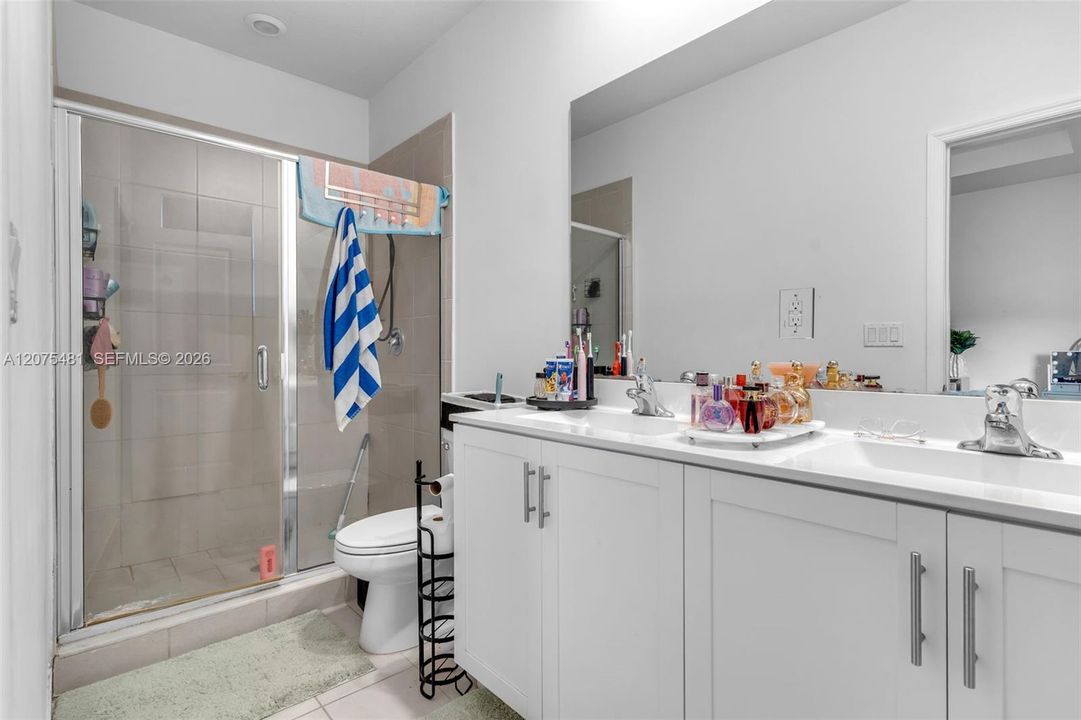 For Sale: $469,999 (3 beds, 2 baths, 1772 Square Feet)