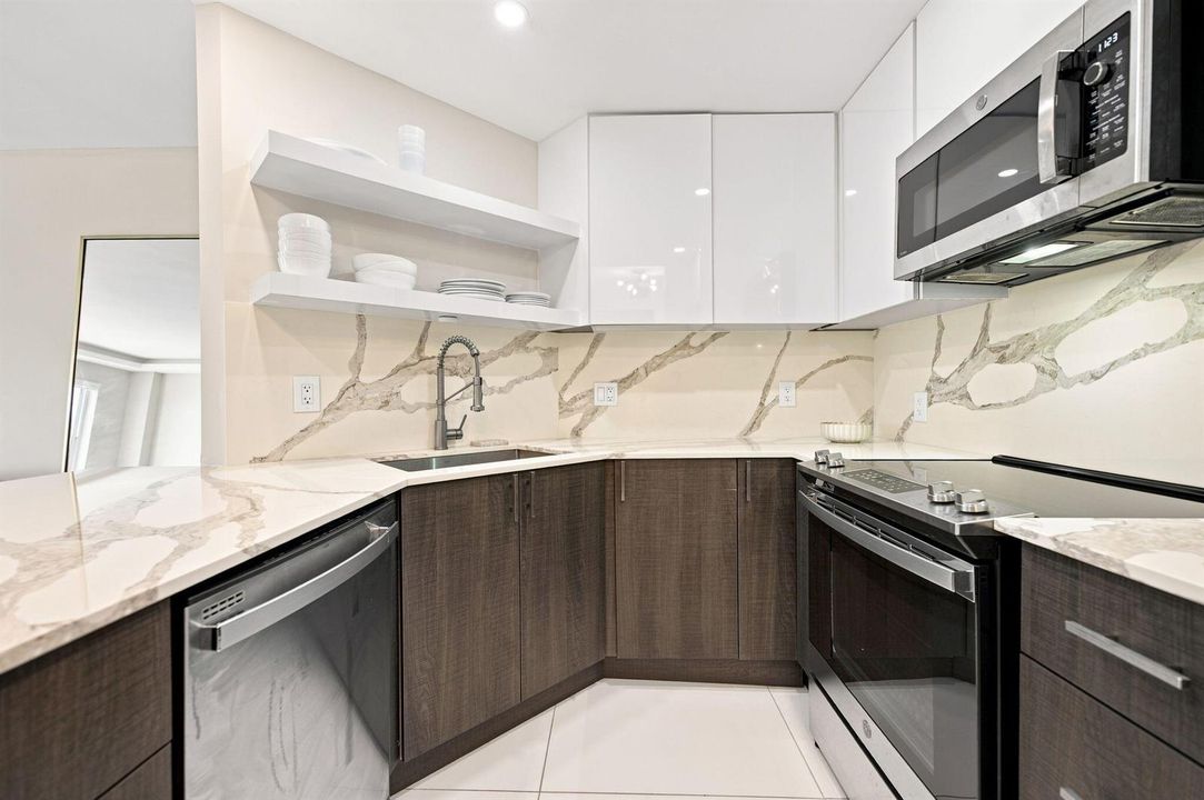 13-web-or-mls-340-sunset-dr-405