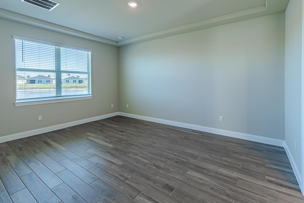 9002 Dahlia Circle-9