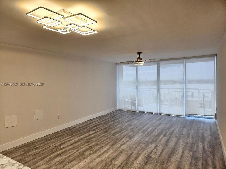 В аренду: $2,300 (1 спален, 1 ванн, 1005 Квадратных фут)