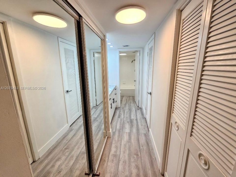 В аренду: $2,300 (1 спален, 1 ванн, 1005 Квадратных фут)