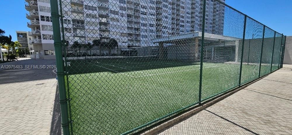 В аренду: $2,300 (1 спален, 1 ванн, 1005 Квадратных фут)
