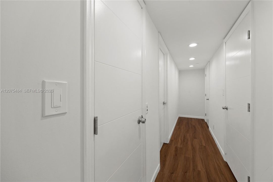 В аренду: $4,500 (2 спален, 2 ванн, 1677 Квадратных фут)