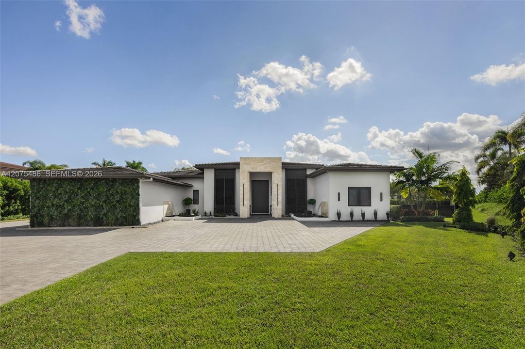 For Sale: $3,599,000 (5 beds, 5 baths, 3781 Square Feet)