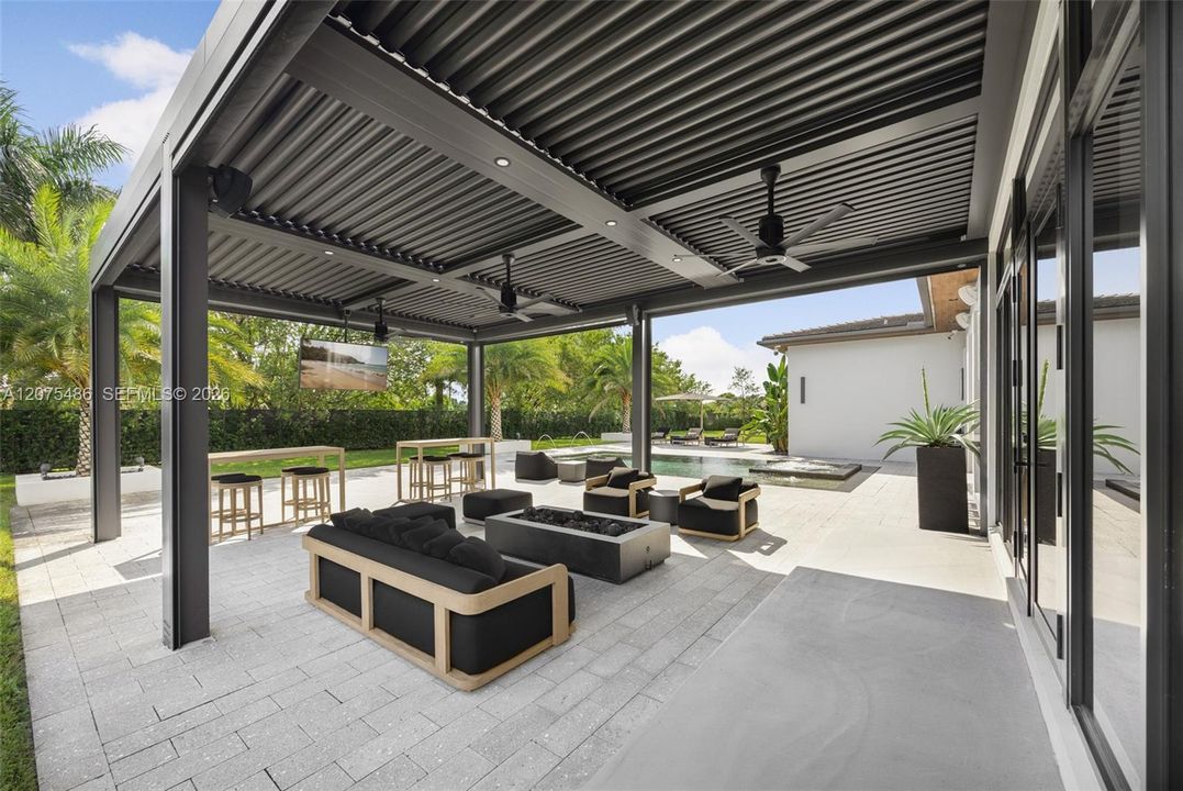 For Sale: $3,599,000 (5 beds, 5 baths, 3781 Square Feet)
