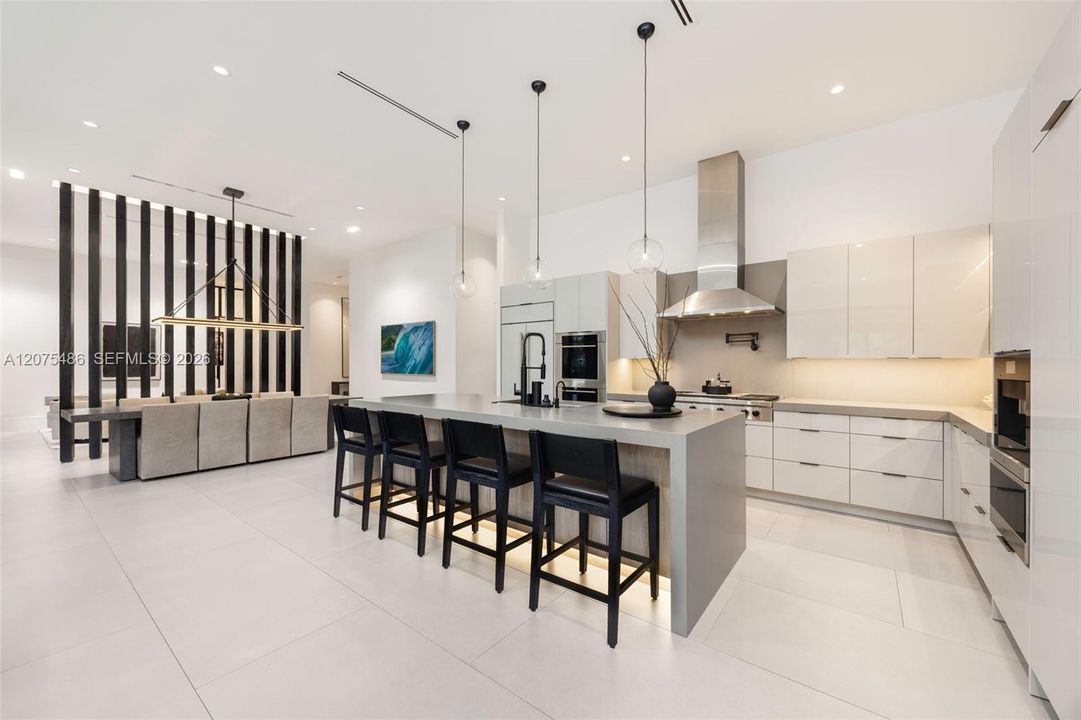 For Sale: $3,599,000 (5 beds, 5 baths, 3781 Square Feet)