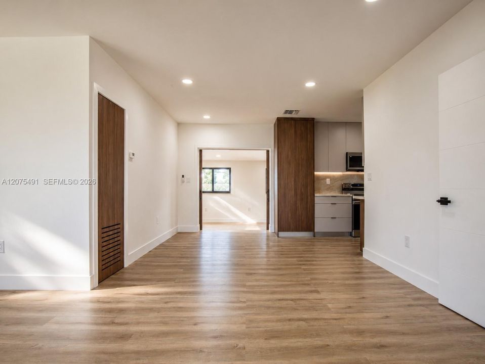 For Sale: $819,000 (3 beds, 3 baths, 1633 Square Feet)
