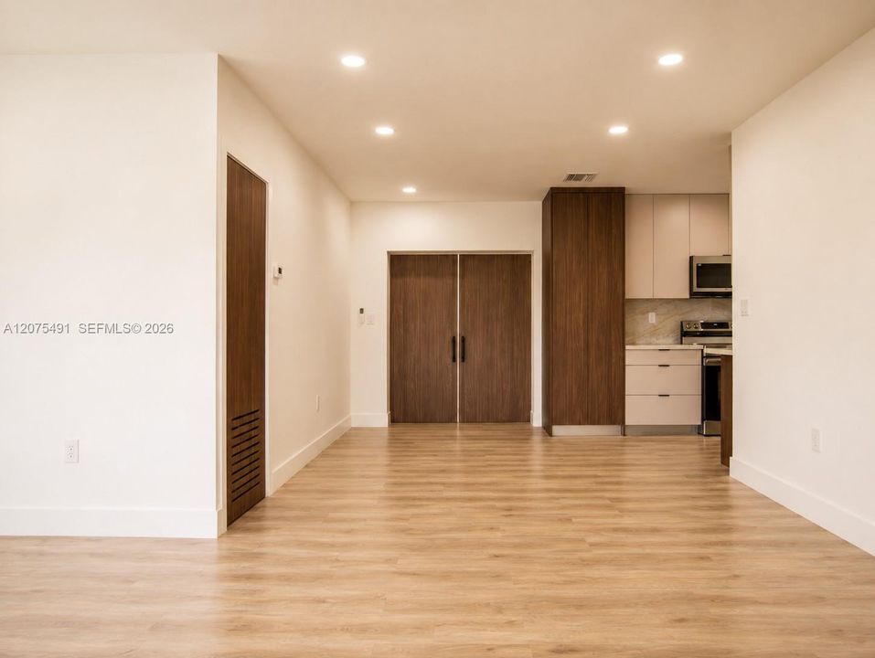 For Sale: $819,000 (3 beds, 3 baths, 1633 Square Feet)