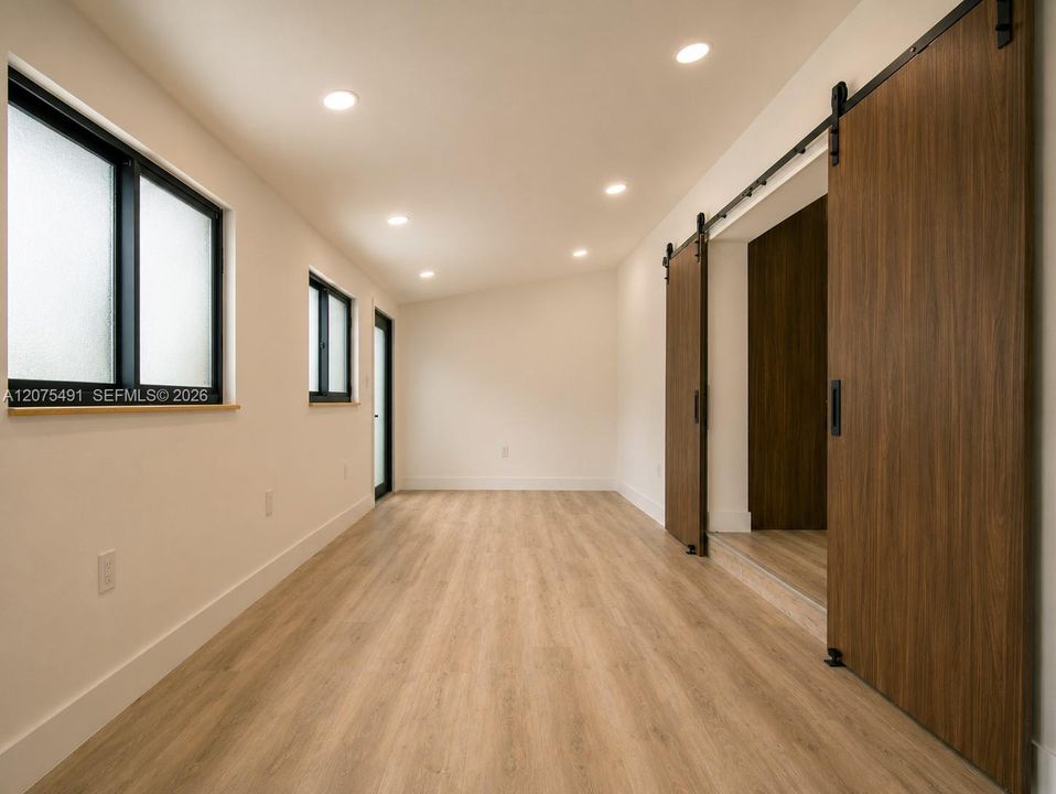 For Sale: $819,000 (3 beds, 3 baths, 1633 Square Feet)